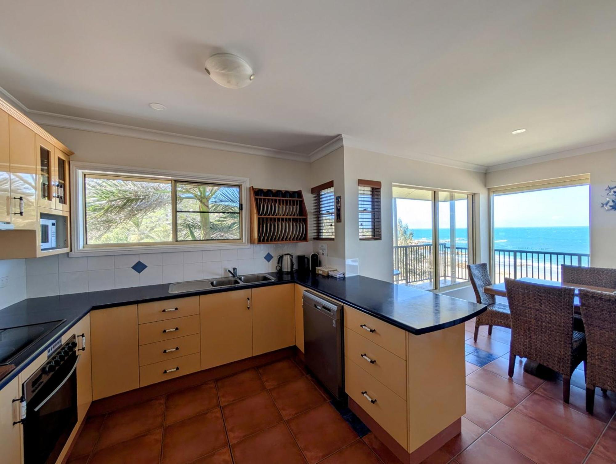 Rose Bay Resort Bowen Buitenkant foto