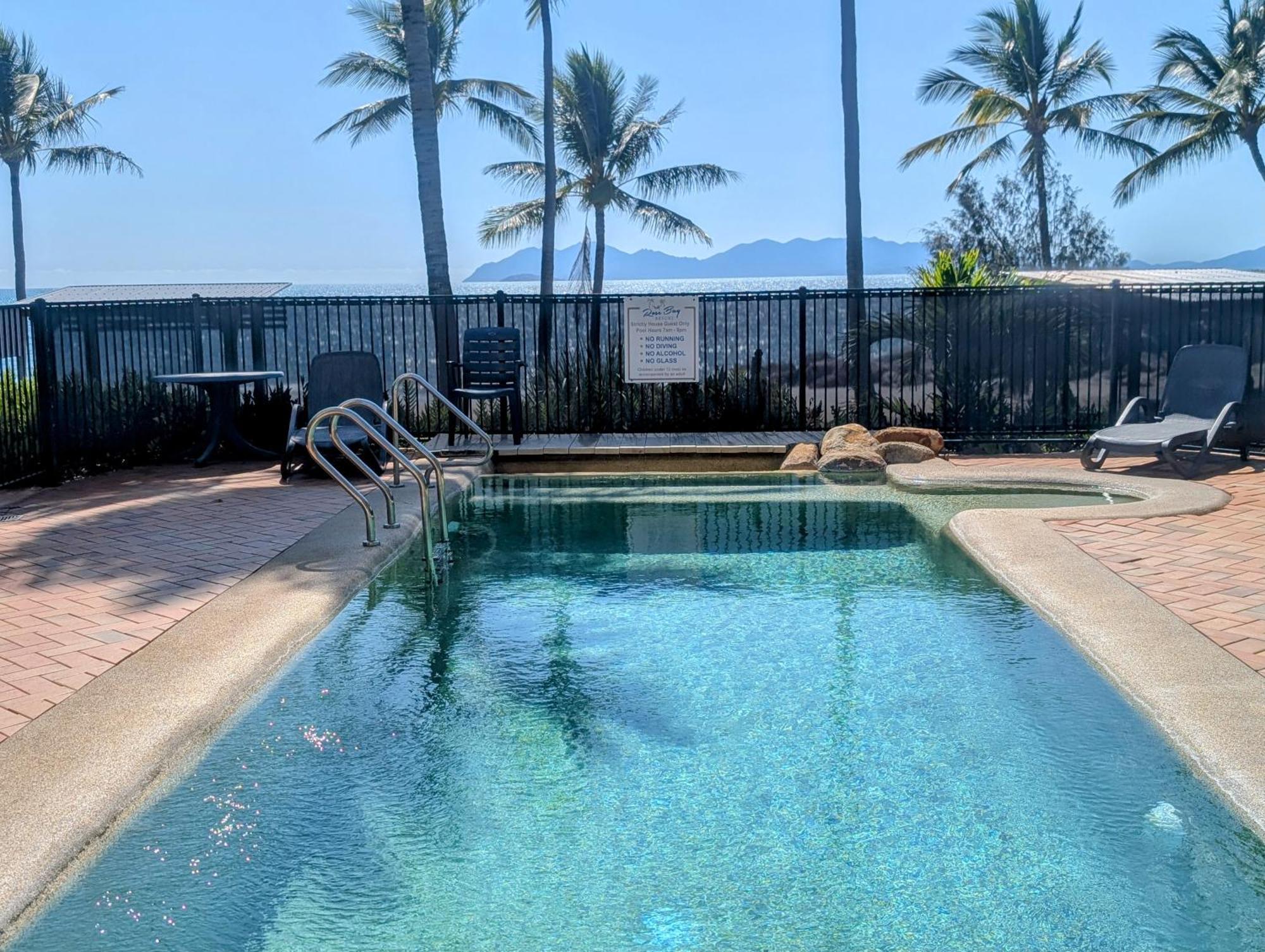 Rose Bay Resort Bowen Buitenkant foto